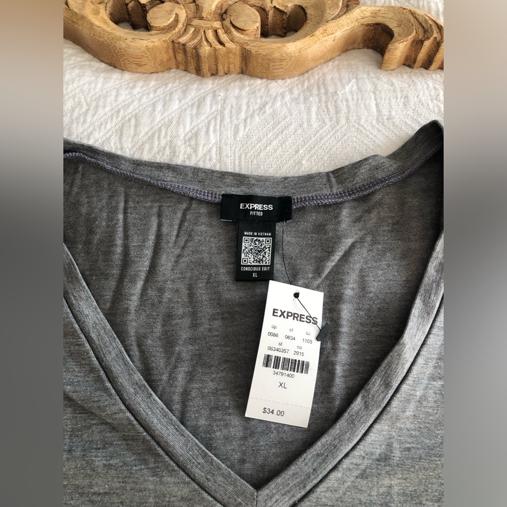 Express Gray V-Neck - Picture 3 of 3
